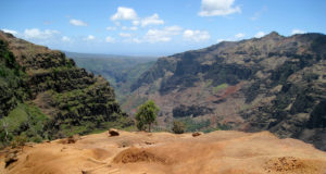 Waimea Canyon Trail – Waipo’o Falls Hike Hawaii Kauai - Waimea Canyon Trail - Waipo'o Falls Hike